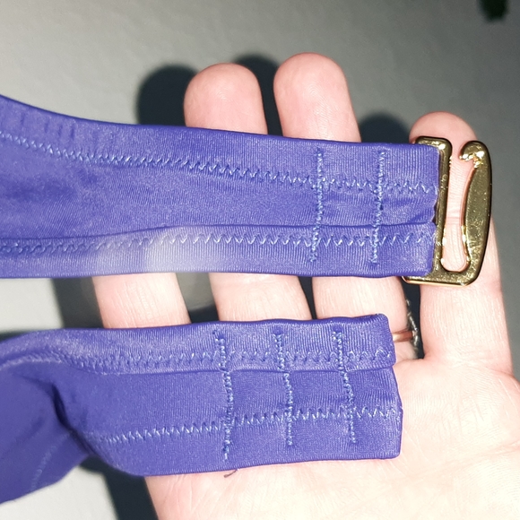 VS BATHING  SUIT TOP SIZE 36D - Picture 5 of 6